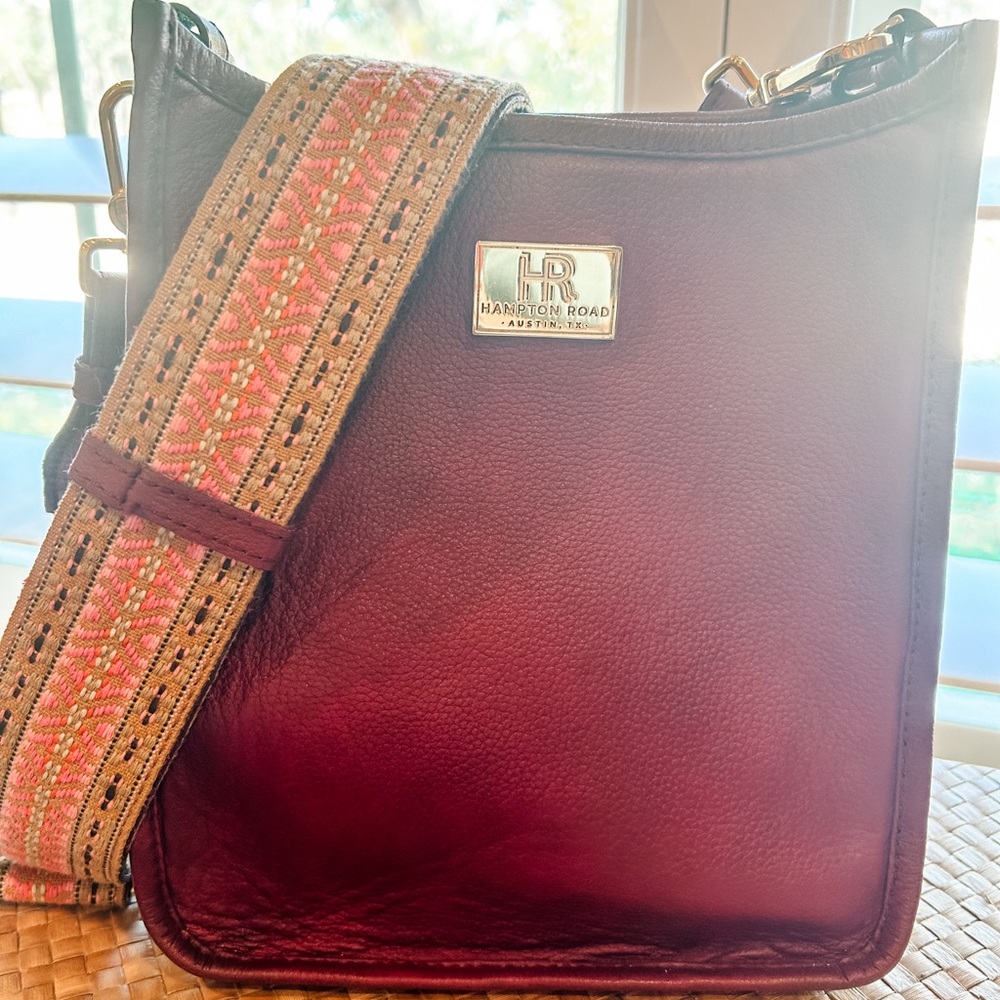 Hampton Road Sangria Leather Zuma + 2 Guitar Straps